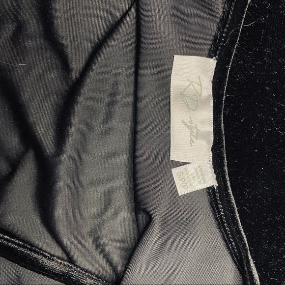 Velvet Fitted Swoop Back Mini - Picture 6 of 6